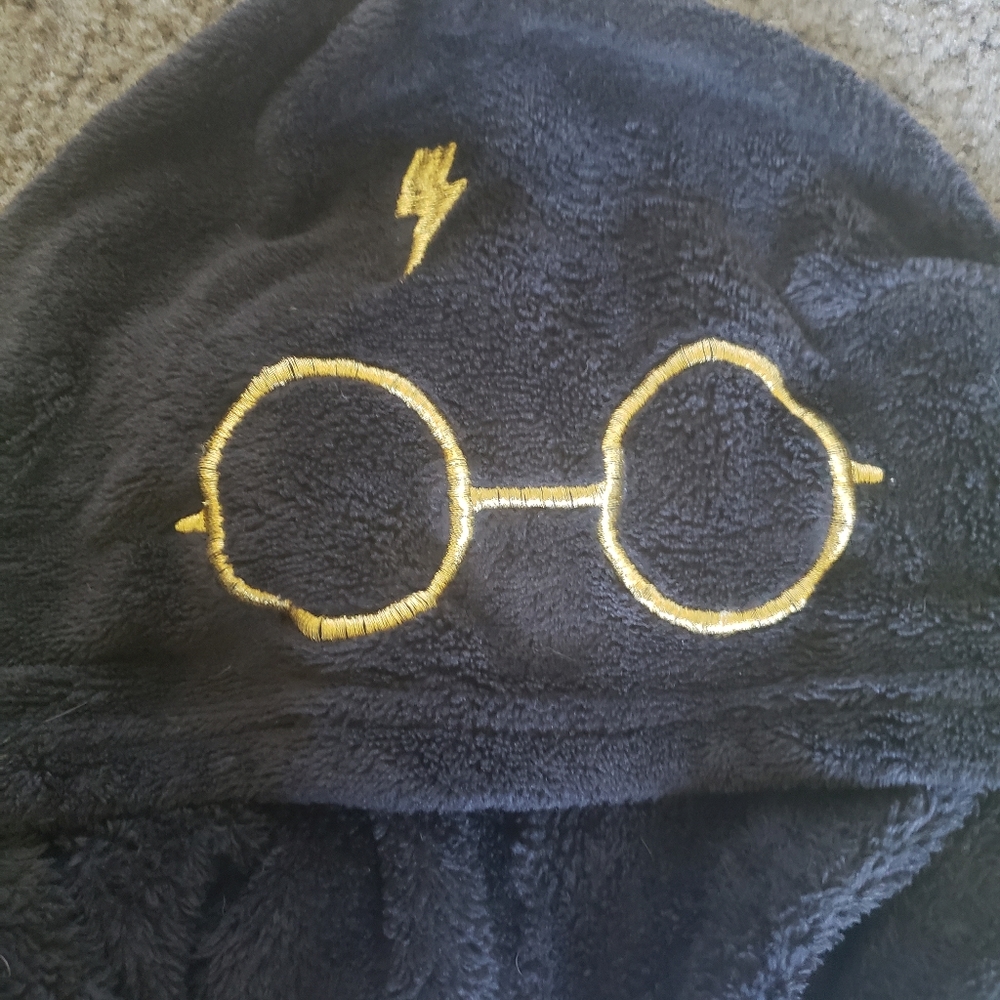 HARRY POTTER GRYFFINDOR HOODED ONSIE - S/M - Picture 7 of 13